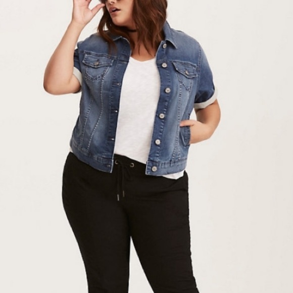 torrid Jackets & Blazers - TORRID short sleeve trucker denim jacket
